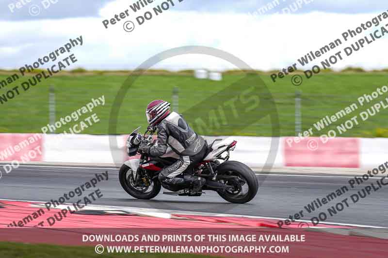 Circuito de Navarra;Spain;event digital images;motorbikes;no limits;peter wileman photography;trackday;trackday digital images